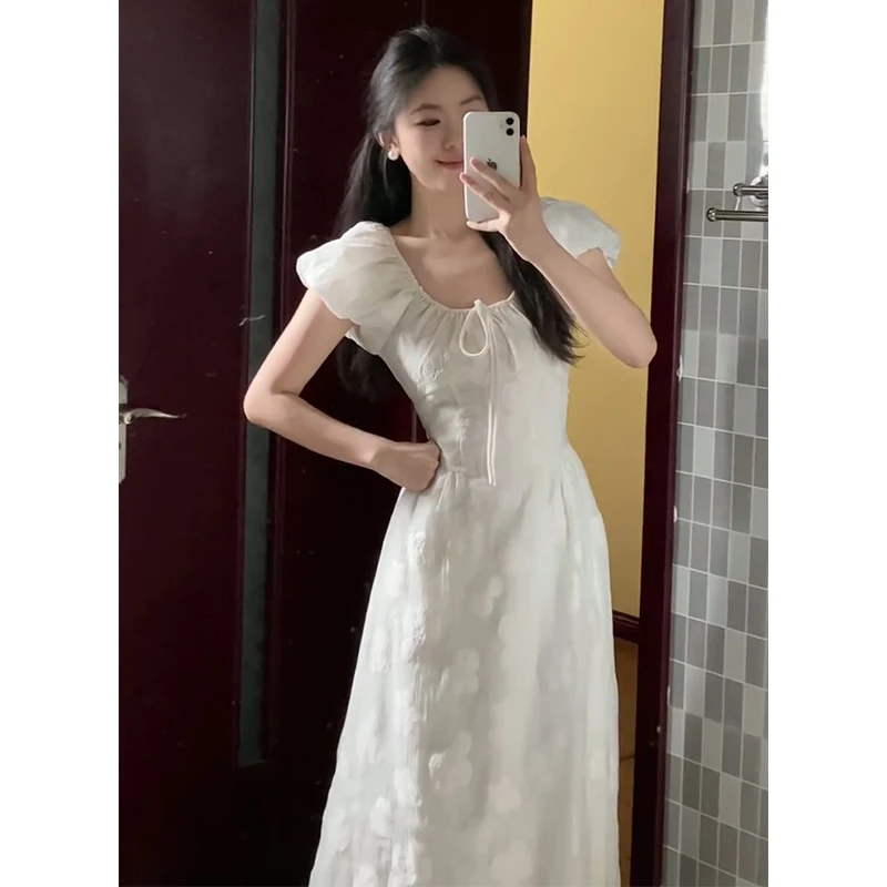 高级感气质泡泡袖方领连衣裙女夏温柔风甜美简约显瘦长裙减龄裙子