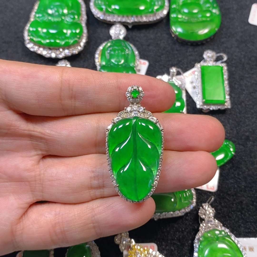 颈饰银S925镶嵌翡翠叶子吊坠