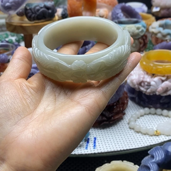 石英质玉手镯未镶嵌