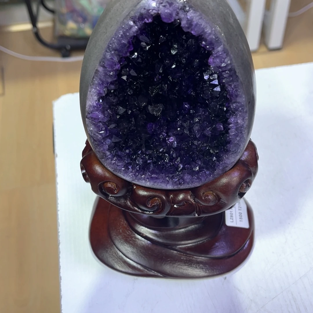 舒***克未镶嵌大型摆件（非配饰）紫晶晶