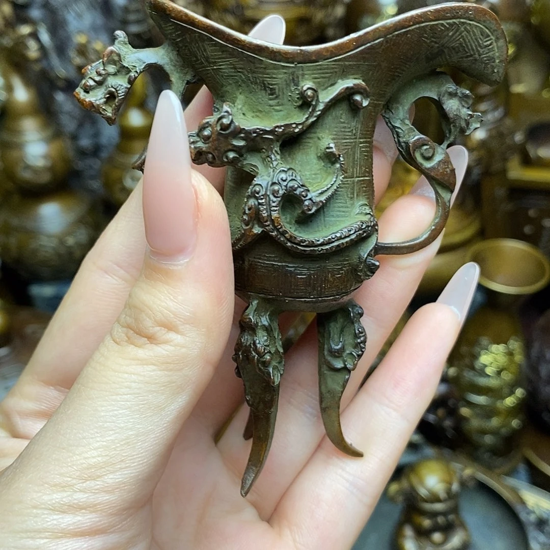 铜器摆件做工精良