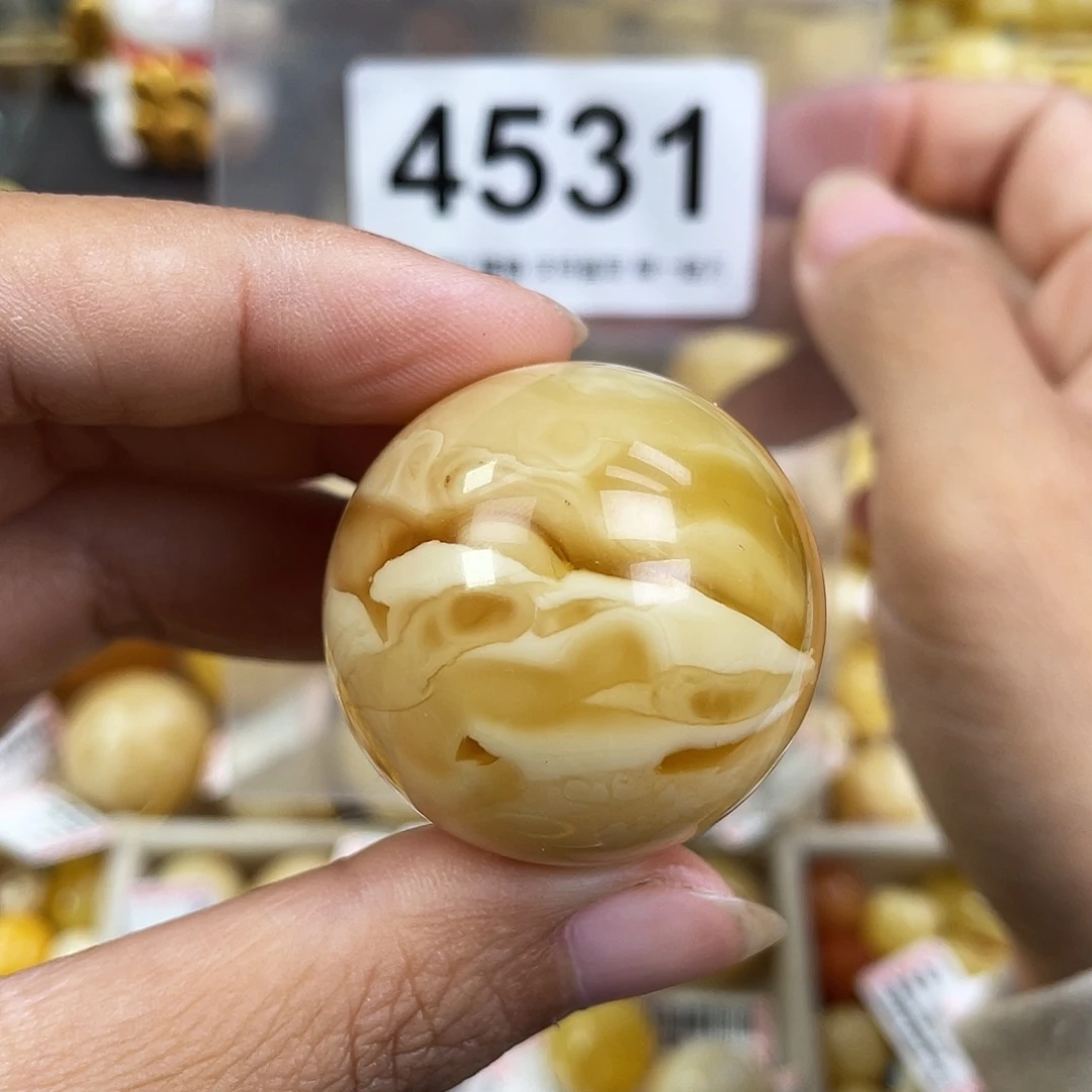 琥珀未镶嵌珠宝奇石33.8粉