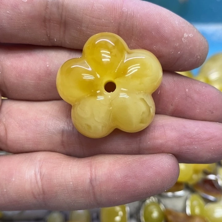 蜜蜡裸石未镶嵌吊坠