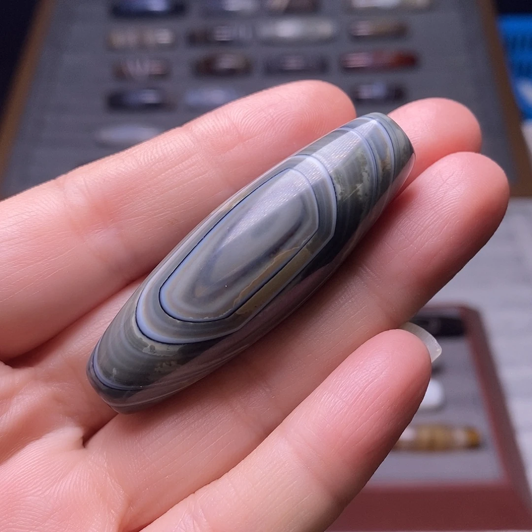 罗***村玛瑙/玉髓未镶嵌颈饰