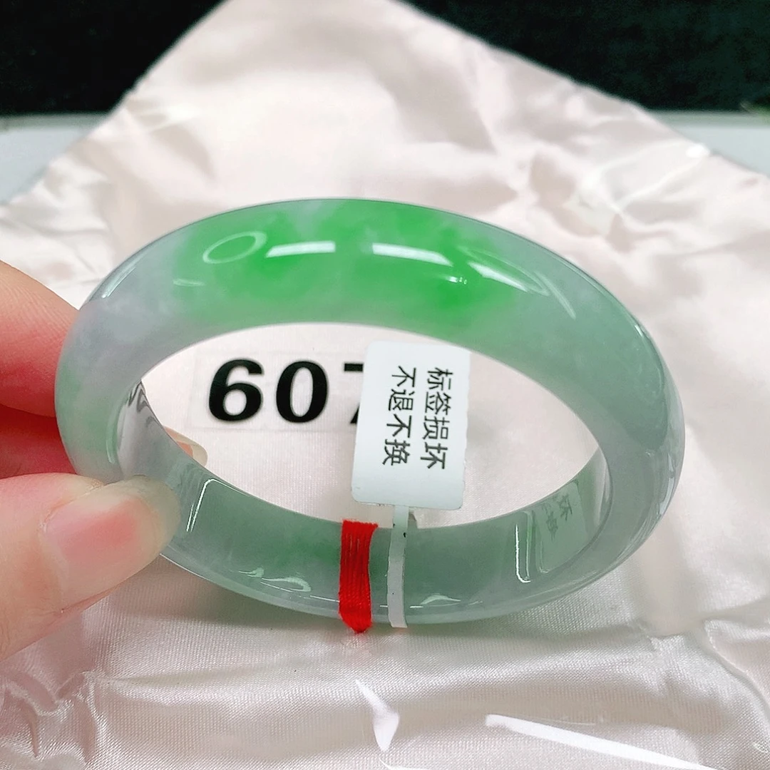翡翠手镯未镶嵌13 号翡翠手镯