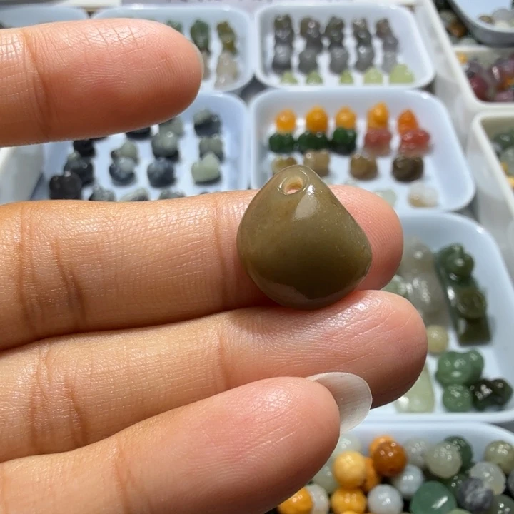 未镶嵌和田玉珠宝半成品