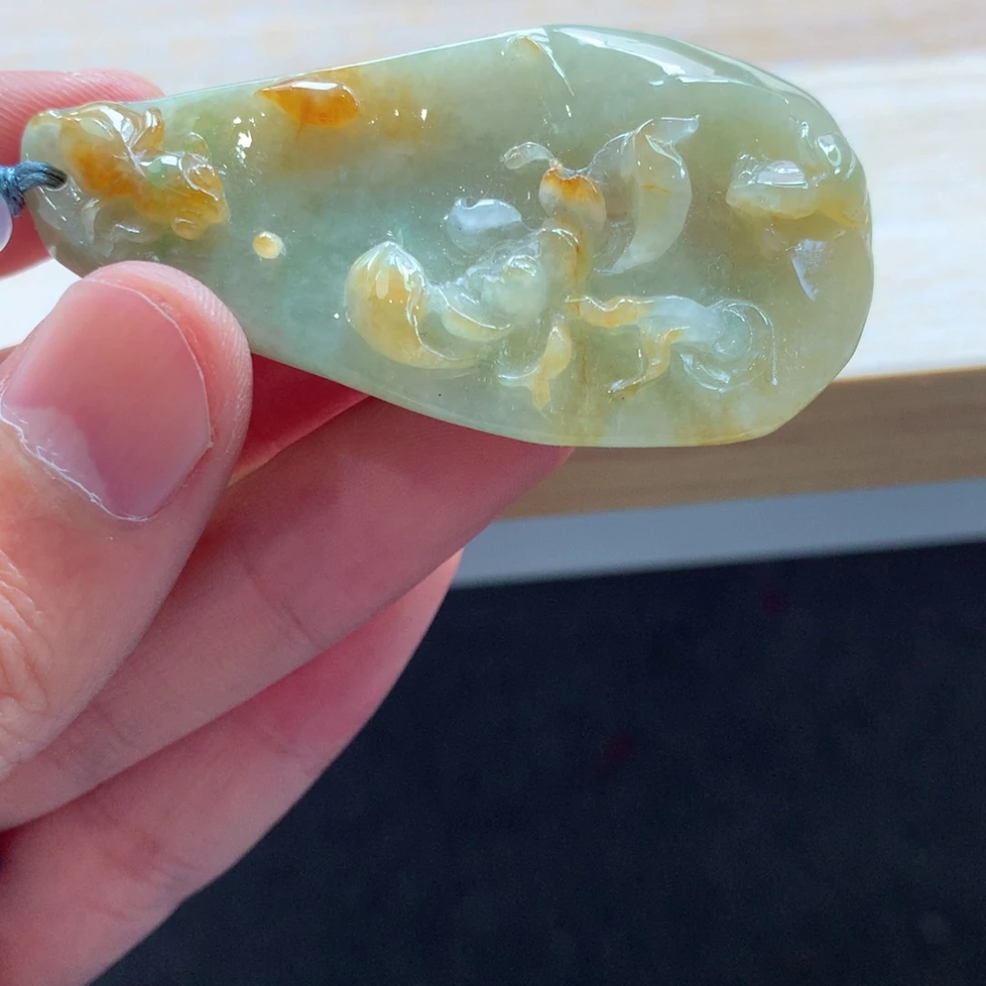 翡翠颈饰未镶嵌吊坠