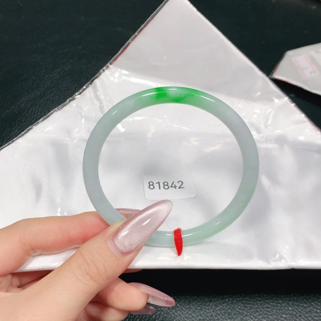 翡翠未镶嵌手镯天然翡翠手镯04