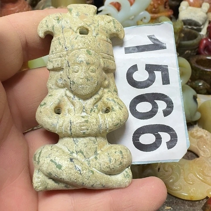透闪石-蛇纹石玉未镶嵌颈饰