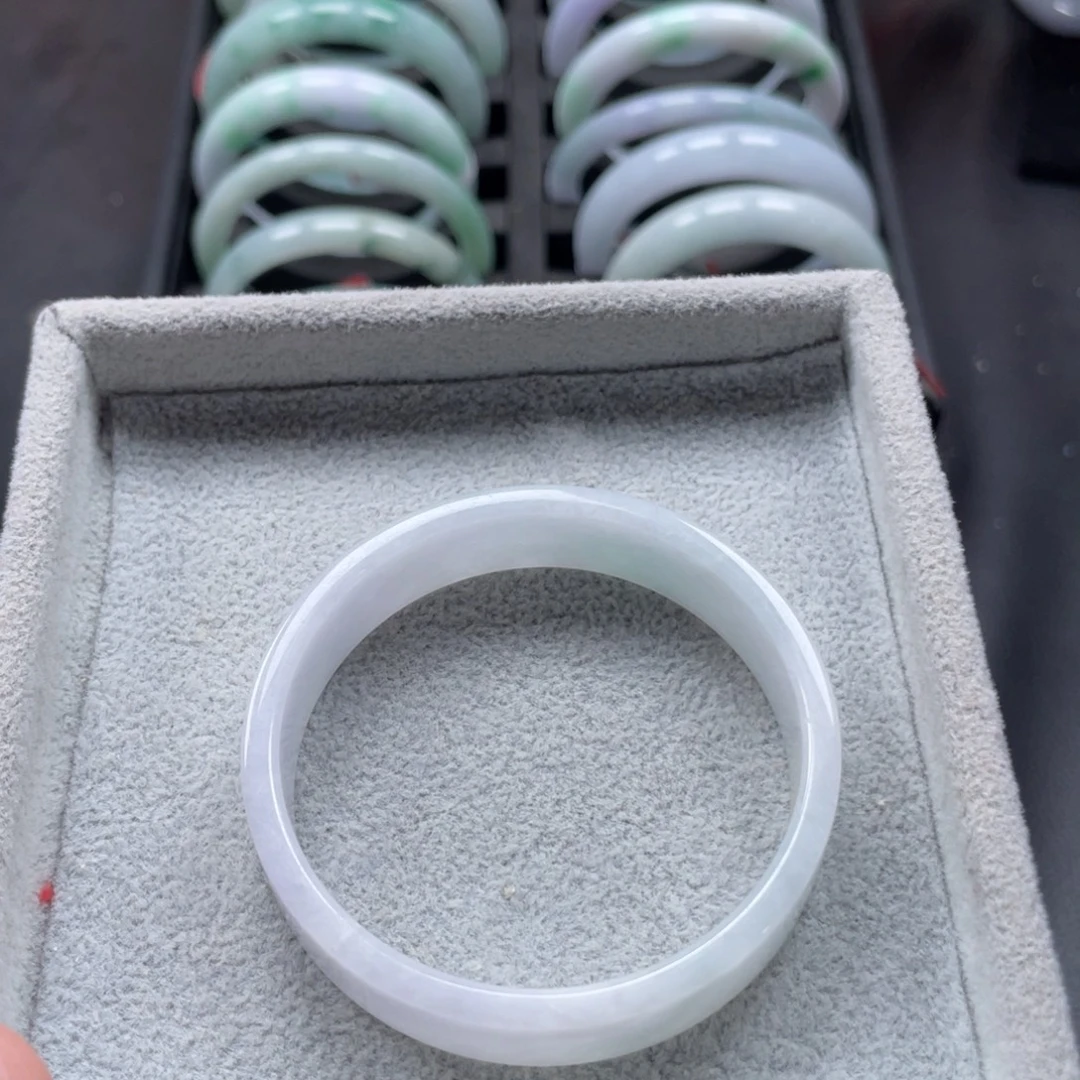 翡翠未镶嵌手镯公主镯