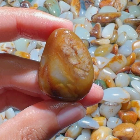 和田玉未镶嵌珠宝奇石14.8克