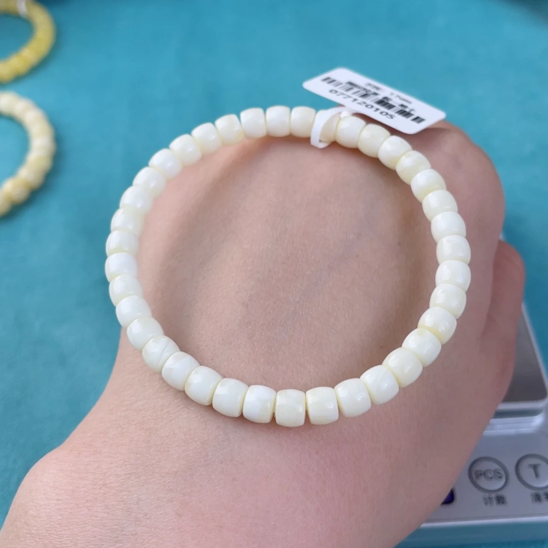 蜜蜡裸石未镶嵌蜜蜡62