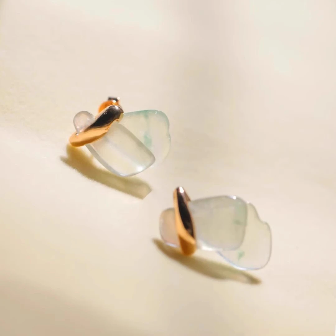 铜合金耳饰 中式不规则透明耳钉小众设计夏日女款极简高级感耳饰