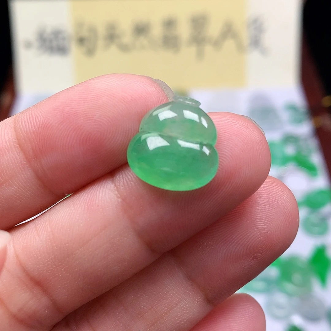翡翠裸石缅甸天然A货翡翠阳绿葫芦