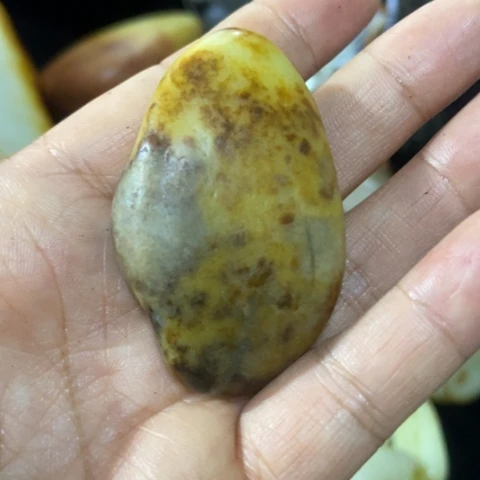 未镶嵌和田玉（糖玉）车挂