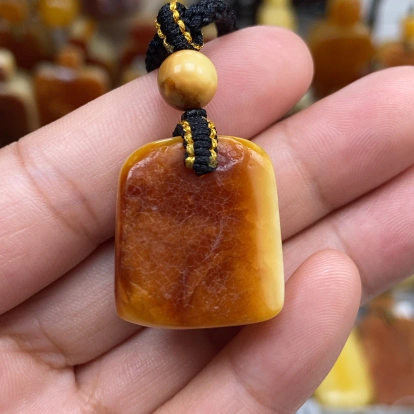 【闪购商品】琥珀颈饰未镶嵌