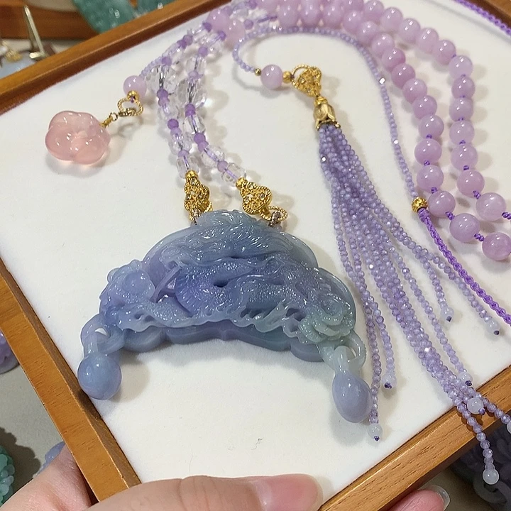 翡翠未镶嵌颈饰翡翠吊坠