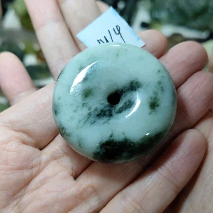 岫玉未镶嵌平安扣