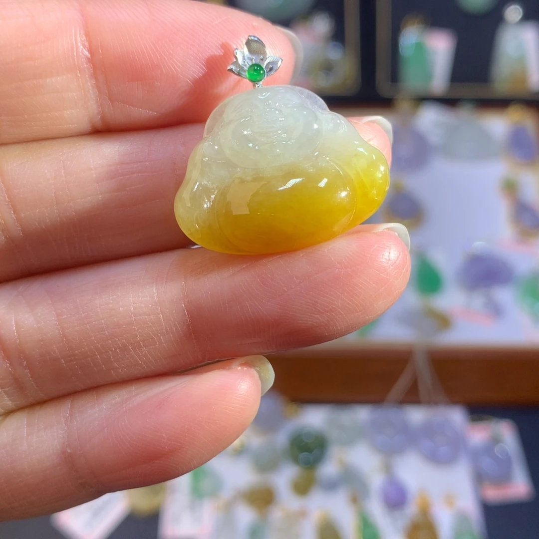 翡翠18K金镶嵌颈饰