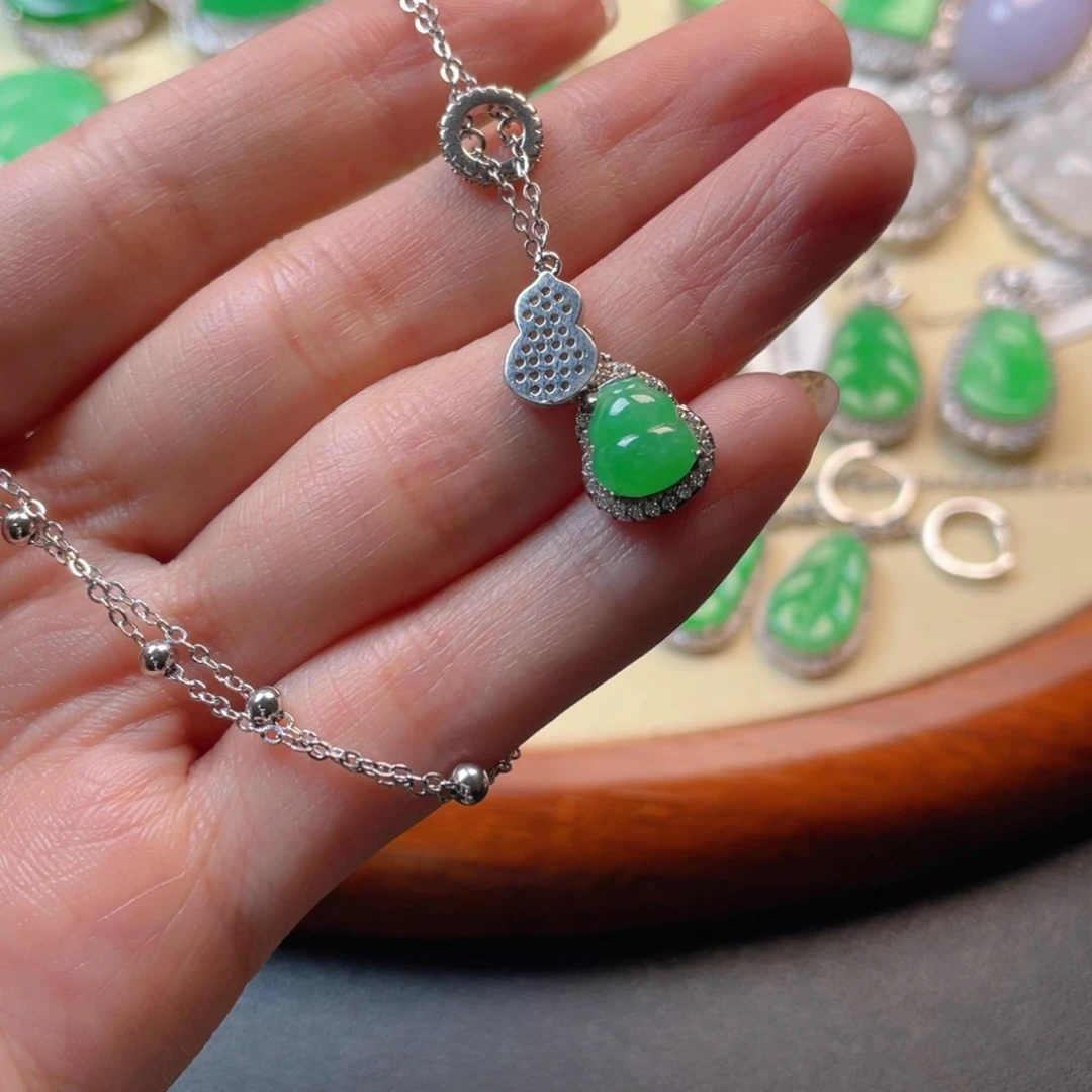 翡翠吊坠(不含链)银S925镶嵌葵**典