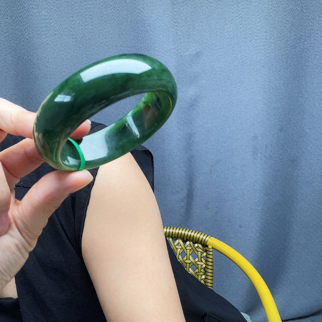 晴***）和田玉未镶嵌手镯