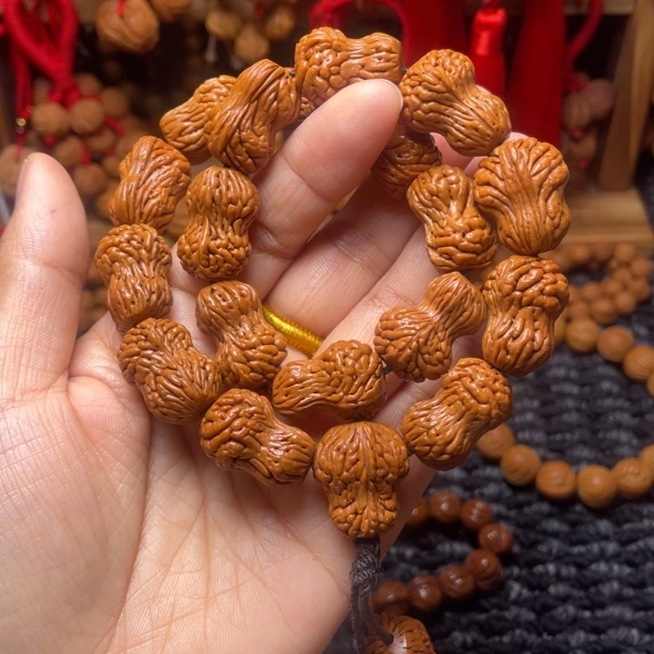 木质类龙纹桃枭挂件