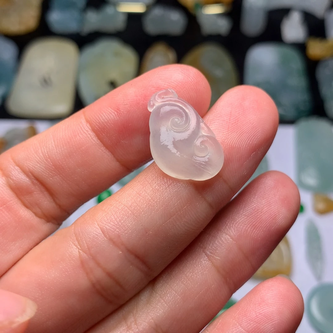 定制翡翠未镶嵌如意