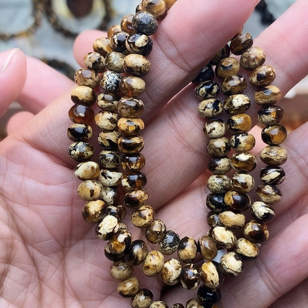 琥珀未镶嵌裸石6干白