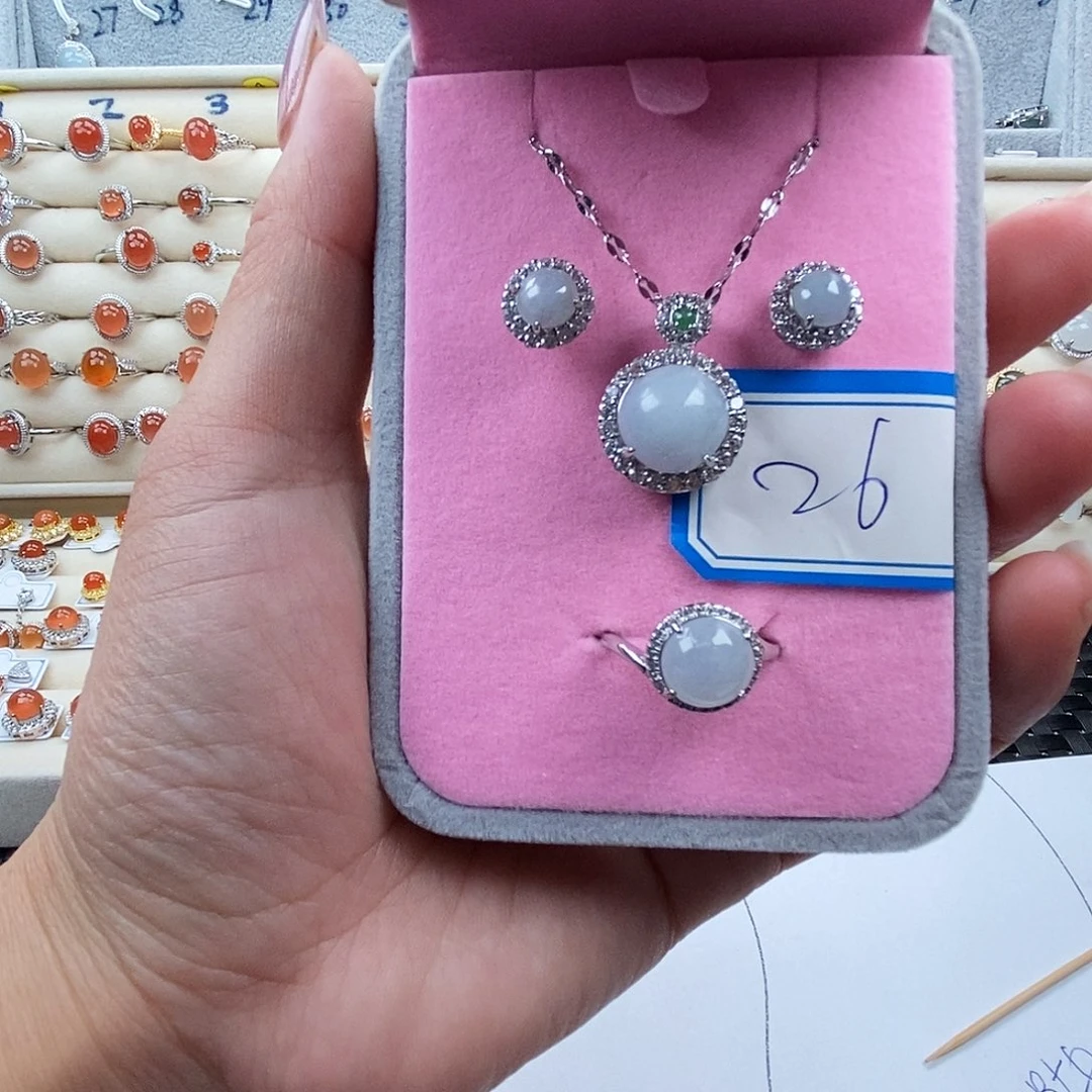 翡翠未镶嵌戒指缅甸