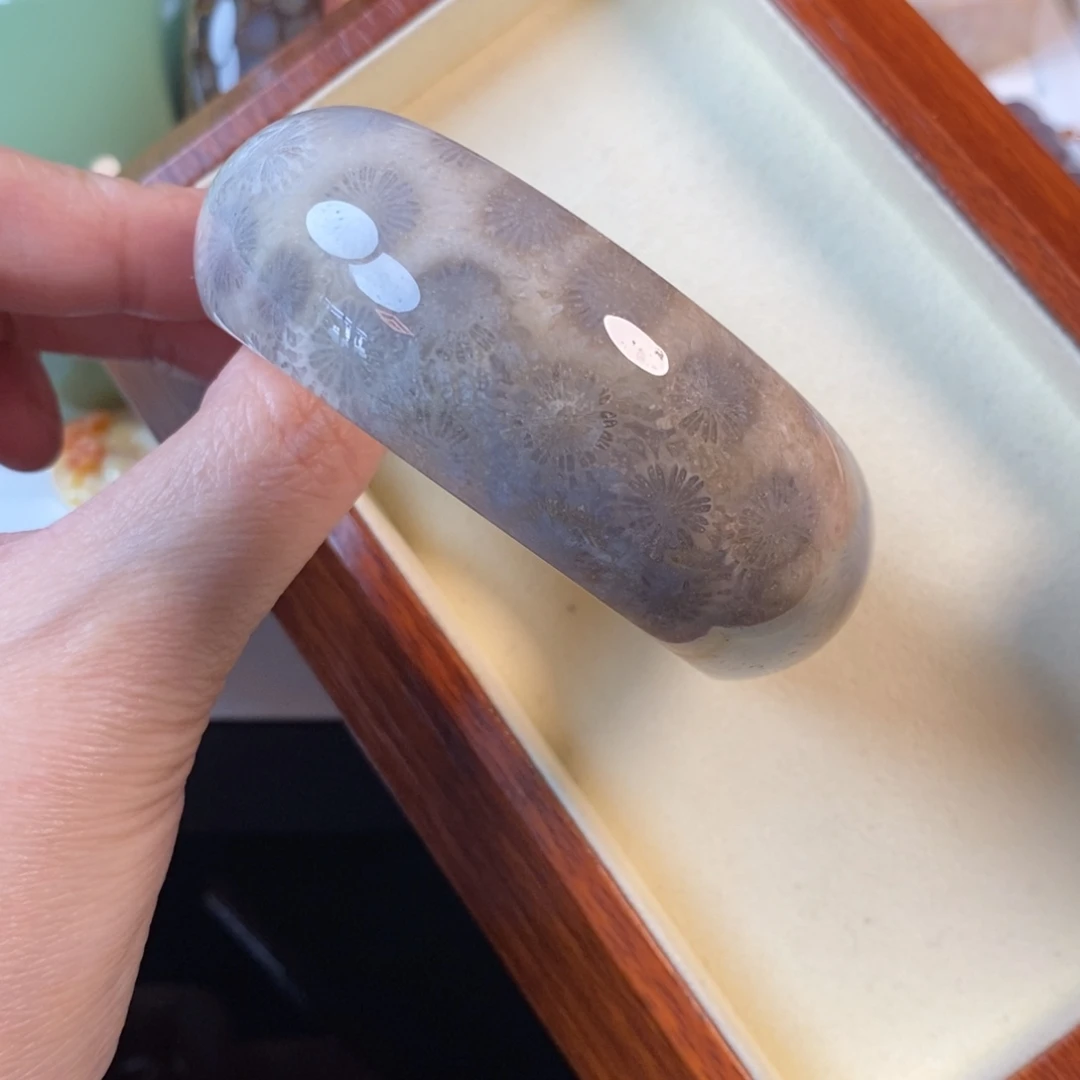 硅化珊瑚（珊瑚玉）未镶嵌手镯58口200