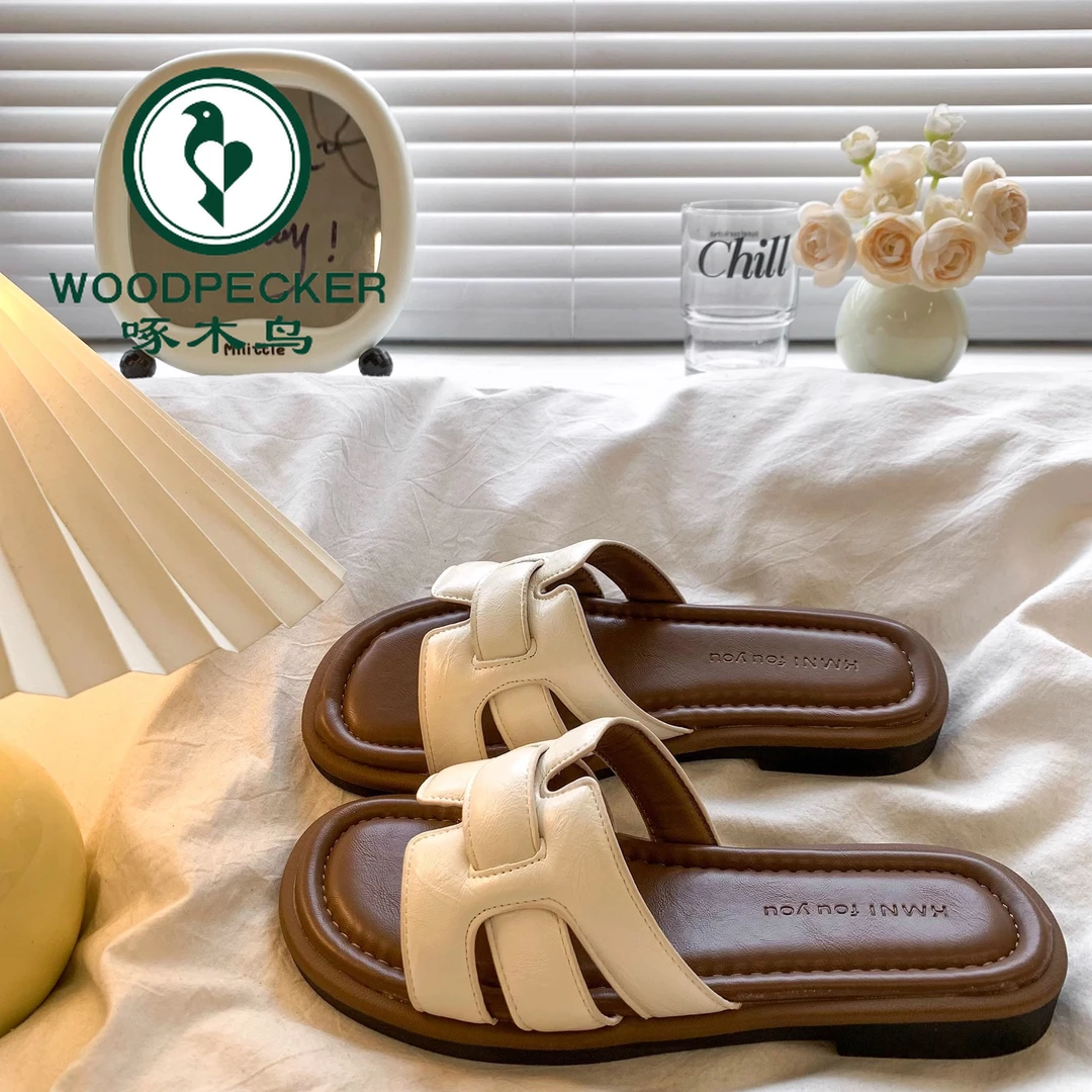 啄木鸟复古法式一字拖鞋女夏季外穿新款网红平底海边凉鞋休闲凉拖