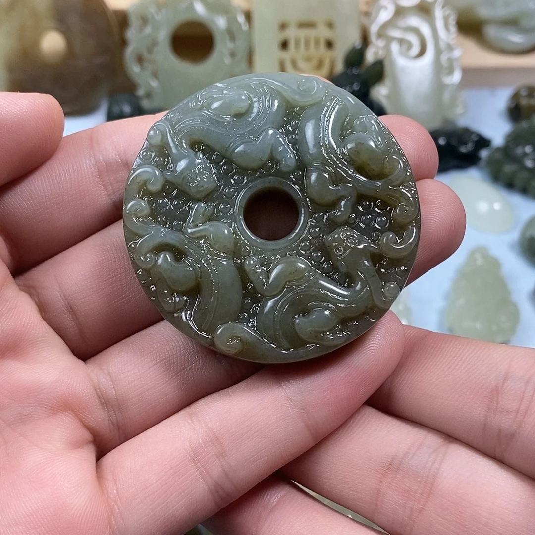 和田玉未镶嵌挂件