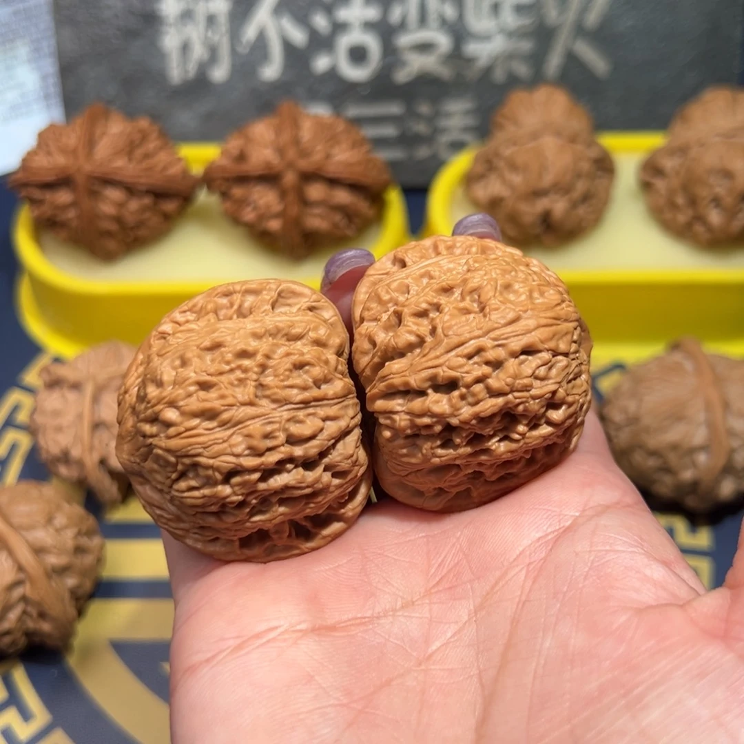 文玩核桃把件泥鳅背42全品