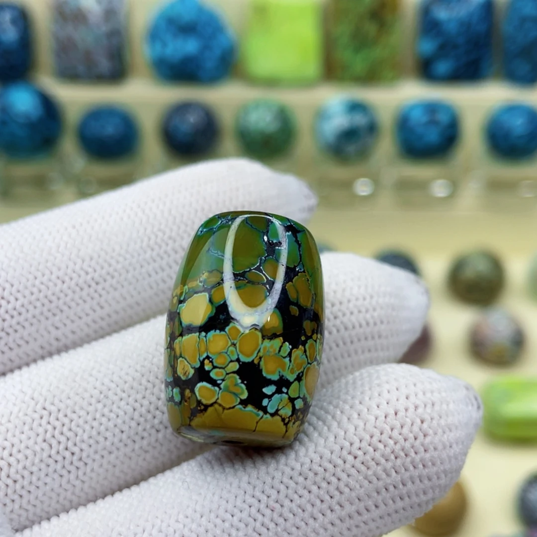 未镶嵌绿松石颈饰