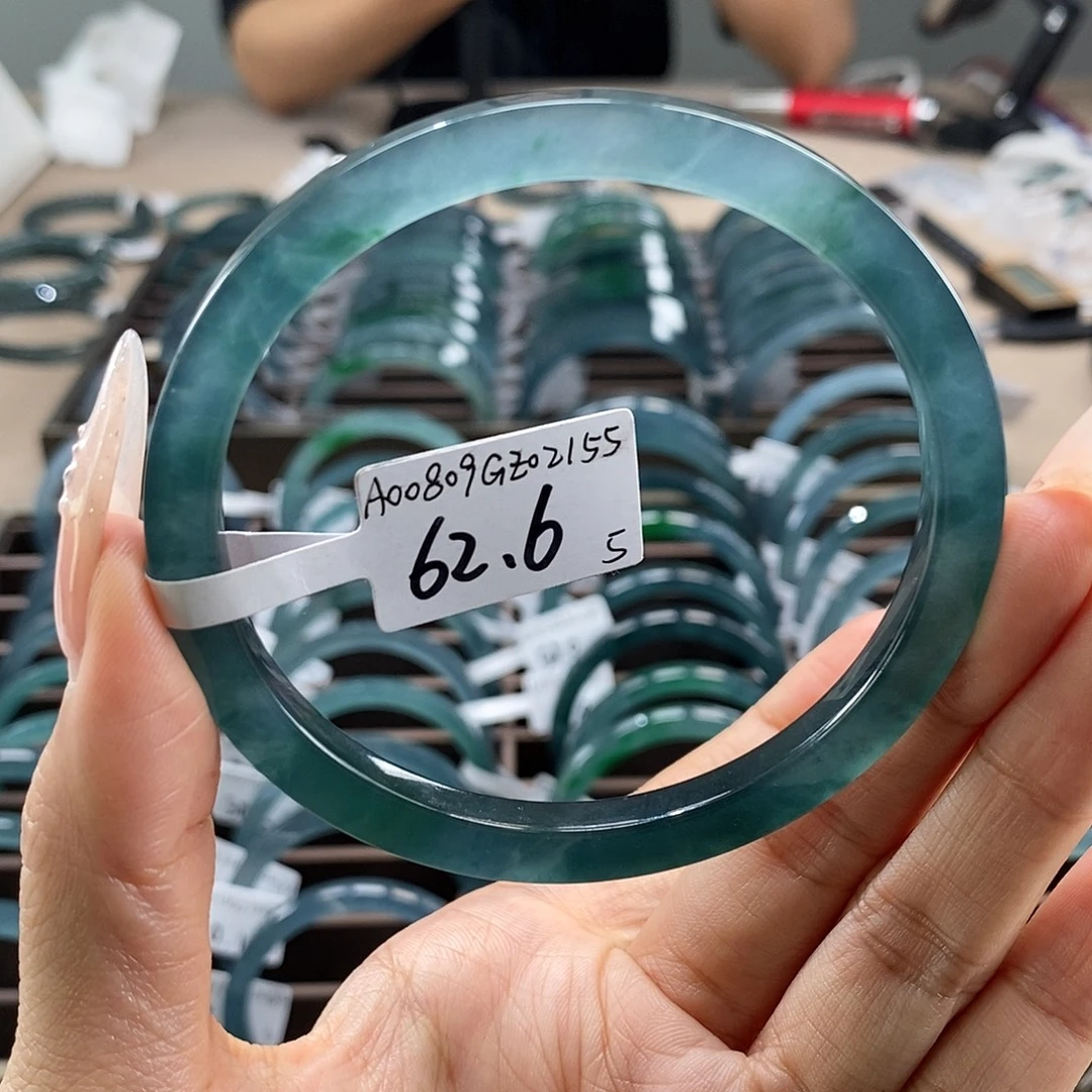 翡翠未镶嵌手镯62.65
