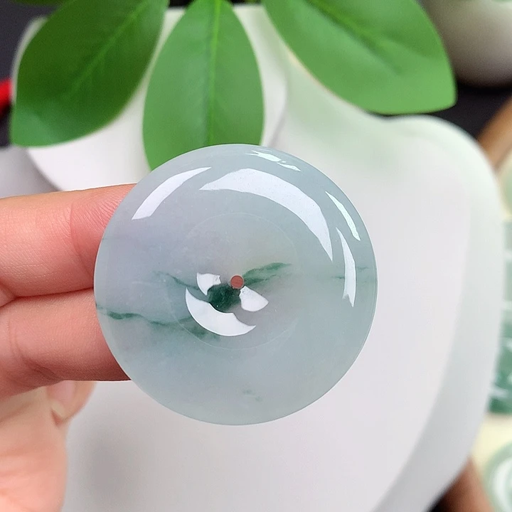 颈饰未镶嵌翡翠平安扣 35.3x6.2mm