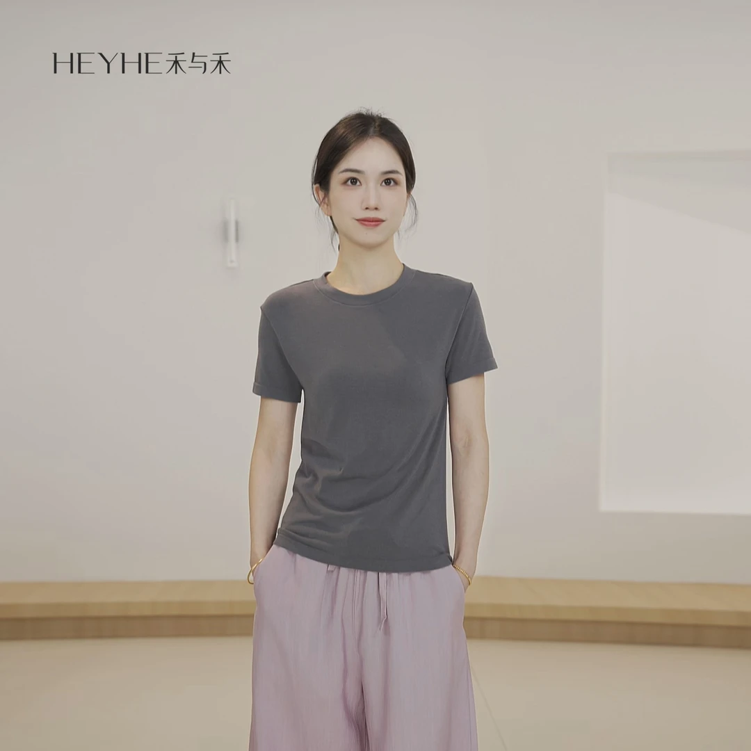 小禾【雪媚娘】通勤百搭修身显瘦冰蚕丝凉感正肩圆领无缝短袖T恤