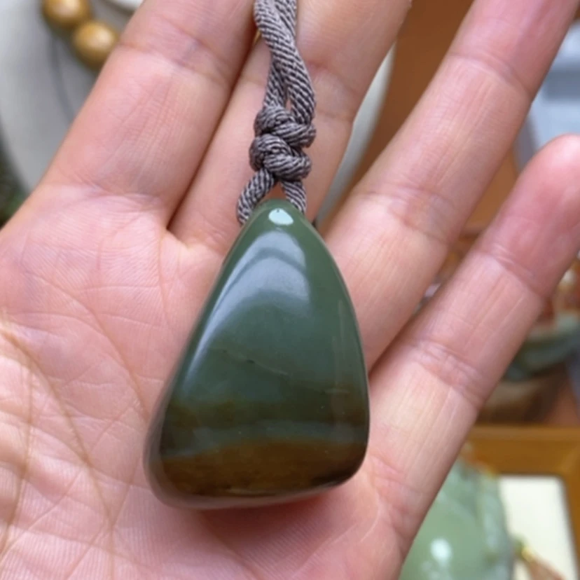 【闪购商品】未镶嵌岫岩河磨玉（透闪石质玉）挂件