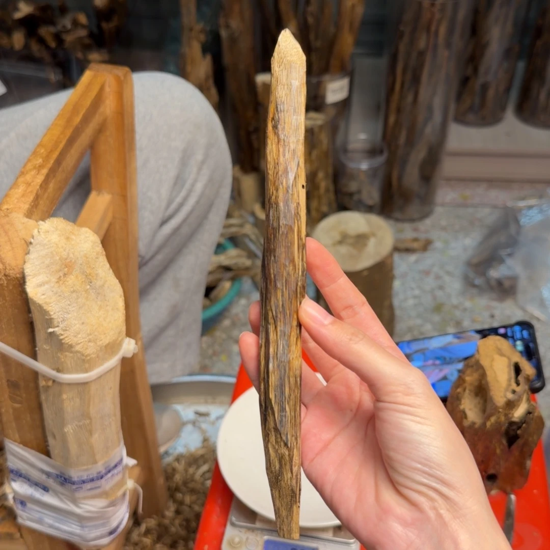 沉香沉香碎屑红金倪块料52克