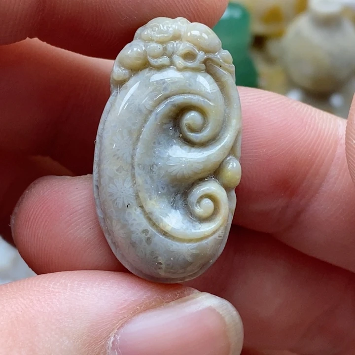 硅化珊瑚（珊瑚玉）颈饰未镶嵌小吊坠