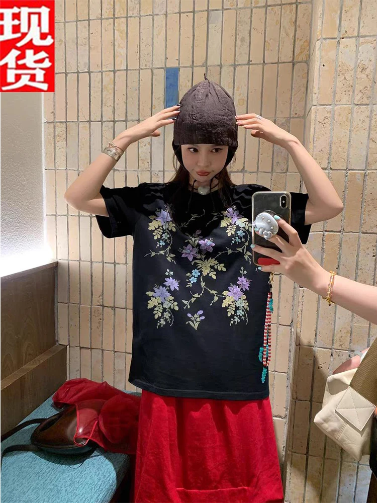 周美美 怪诞少女复古花卉黑色花朵印花圆领短袖T恤