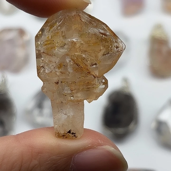 水晶未镶嵌颈饰巴基斯坦油胆闪灵钻37mm