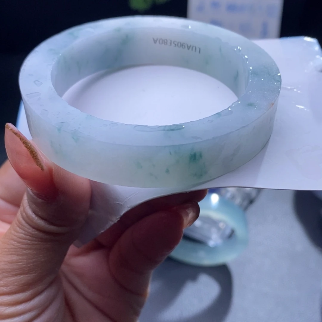 定制翡翠未镶嵌翡翠手镯