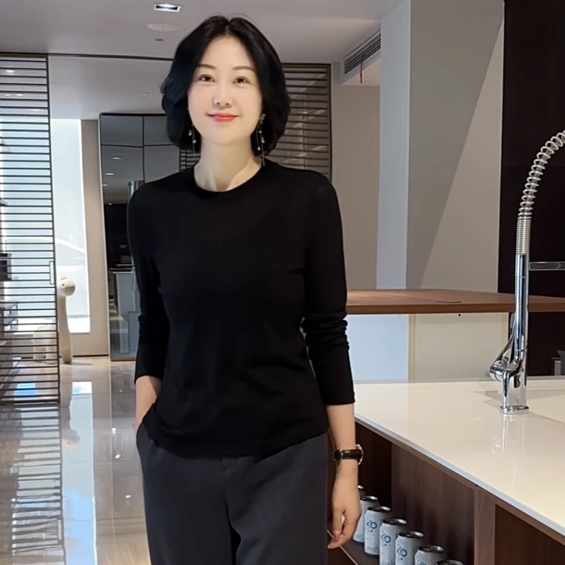 时尚百搭秋冬款女士120克绵羊毛上衣5566