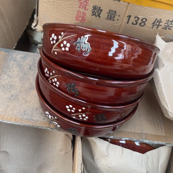 其他盘子碗砂锅都有