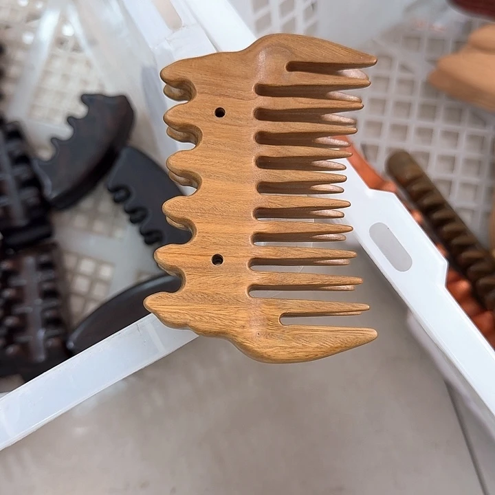 绿檀木印象西湖梳子