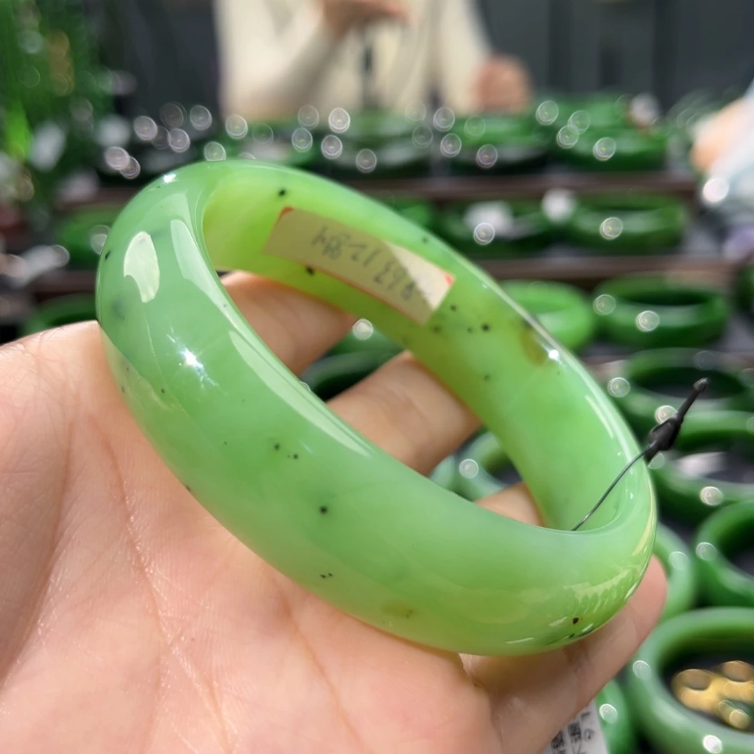 未镶嵌手镯和田玉（碧玉）