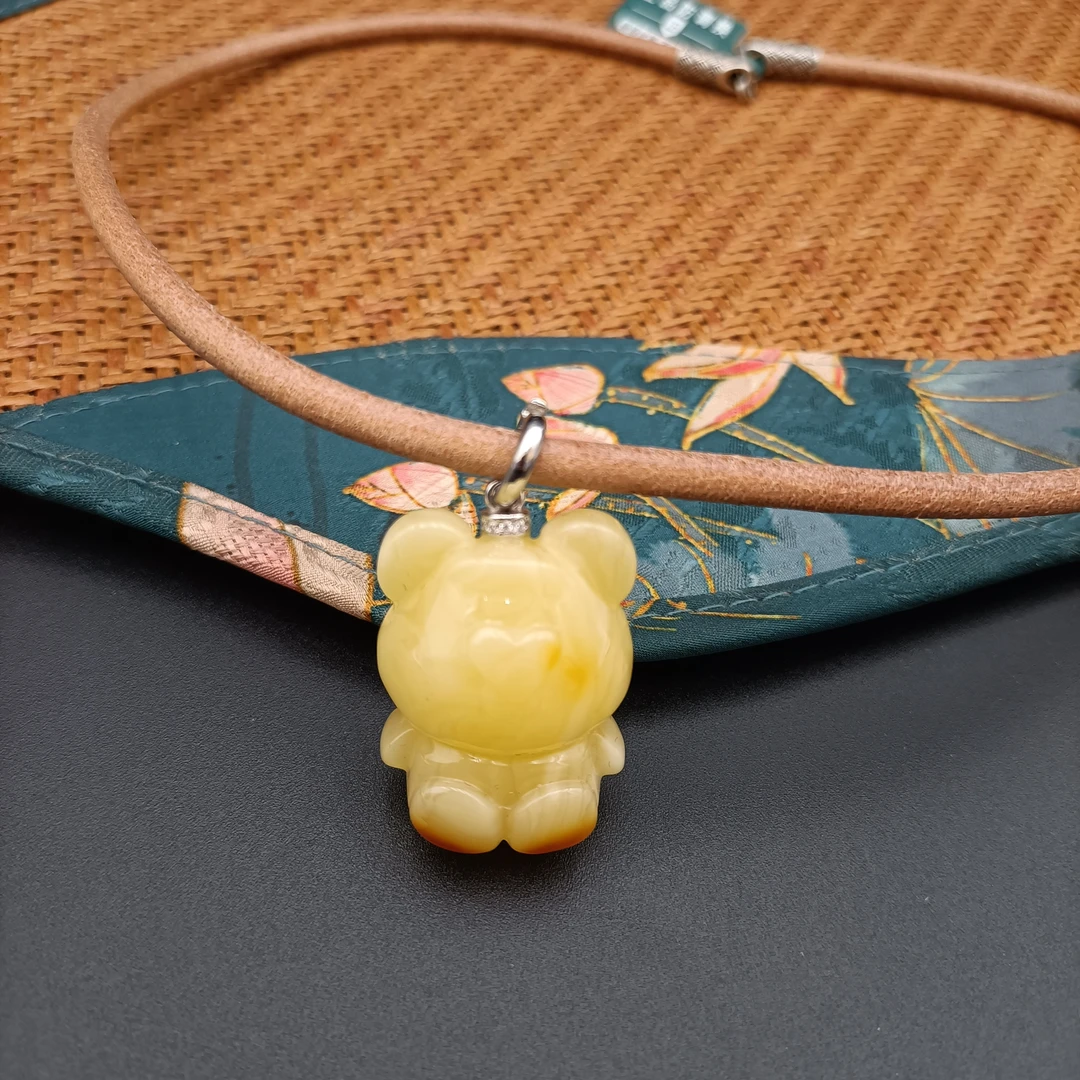 S210天然琥珀蜜蜡小熊项圈