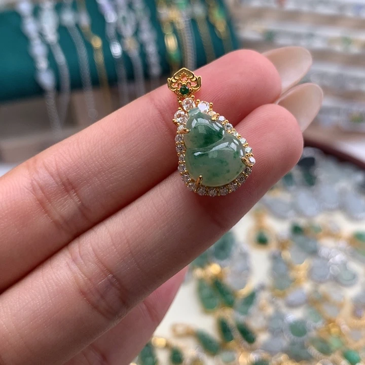 颈饰银S925镶嵌翡翠飘花葫芦吊坠