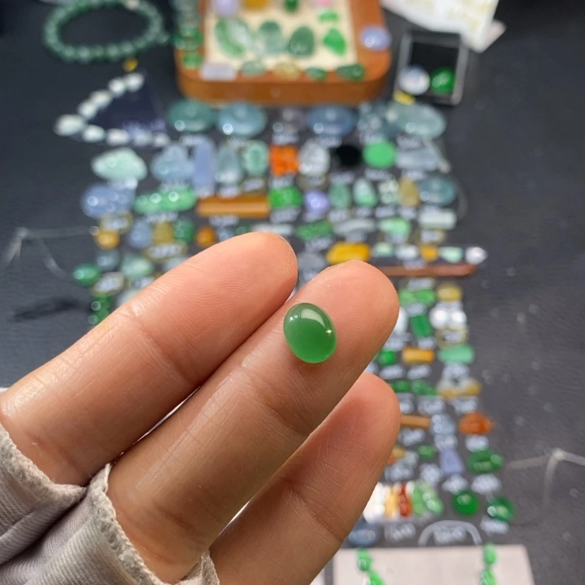 【闪购商品】翡翠挂件未镶嵌蛋